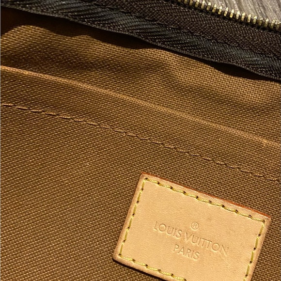 Louis Vuitton Crossbody Bag - Picture 13 of 14